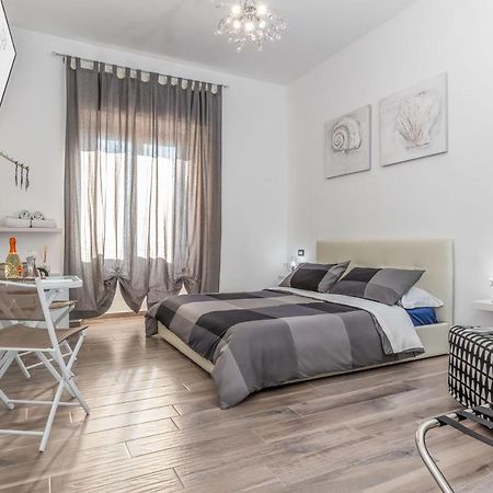 Scirocco Rooms Чивітавекк'я Екстер'єр фото